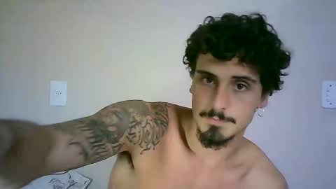 Snapshot of milkoffee chatting on 01.05.25 milkoffee online show from 01.05.25