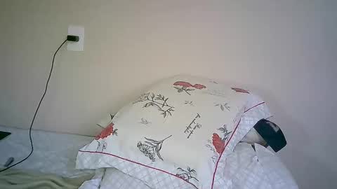 Snapshot of milkoffee chatting on 01.11.25 milkoffee online show from 01.11.25