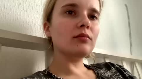 Snapshot of milkybaby269137 chatting on 02.22.25 milkybaby269137 online show from 02.22.25