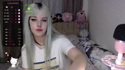 Snapshot of milkybunnyy chatting on 11.03.25  Novaleigh Nyan  online show from 11.03.25