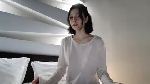 milla bella online show from 04.09.26