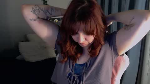 Snapshot of millapoolys chatting on 10.13.25 Milla online show from 10.13.25