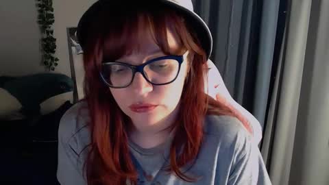 Snapshot of millapoolys chatting on 10.19.25 Milla online show from 10.19.25