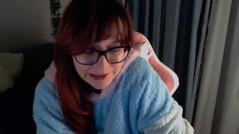 Snapshot of millapoolys chatting on 10.22.25 Milla online show from 10.22.25