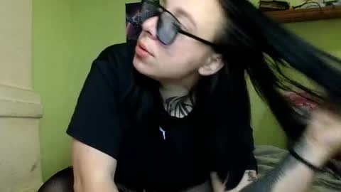 MillaSourretY online show from 04.21.26