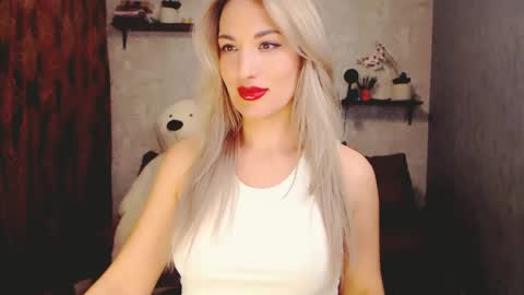 MillaXQueen online show from 02.10.25