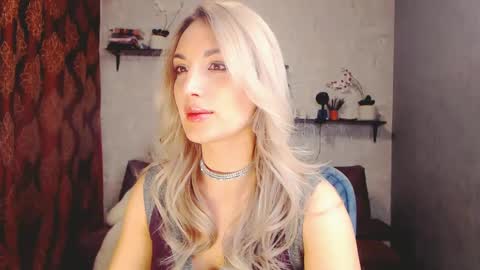 MillaXQueen online show from 02.14.25