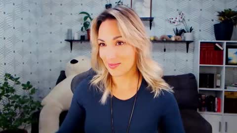 MillaXQueen online show from 11.16.25