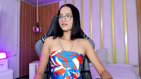 Snapshot of milleamours_ chatting on 06.01.26 MILLE online show from 06.01.26