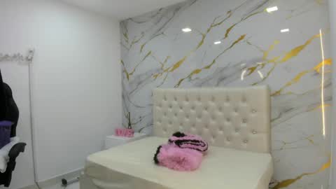 miller_silvana online show from 06.05.26