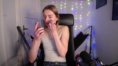 millie_lacroix online show from 01.28.25