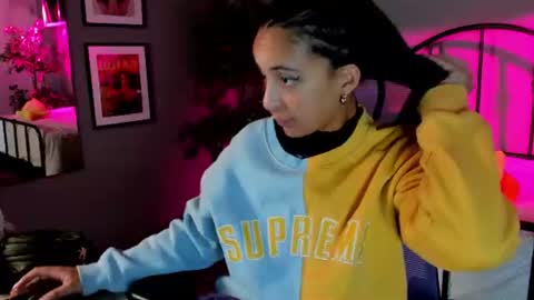 Snapshot of millie_volturi chatting on 07.18.26 millie_volturi online show from 07.18.26