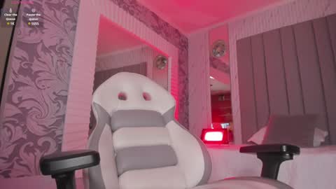 Ana Maria online show from 01.03.25