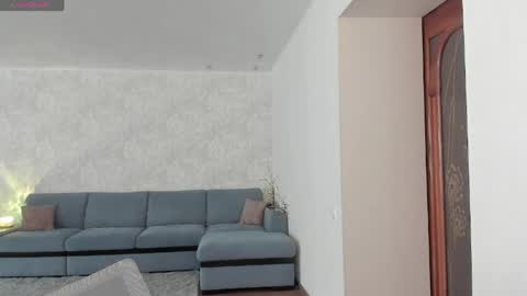 mili-kira online show from 04.21.26