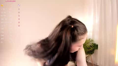 Snapshot of milliminimouse chatting on 11.12.25 milliminimouse online show from 11.12.25