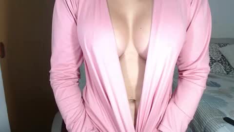 Snapshot of milly__taylor chatting on 10.24.25 Milly online show from 10.24.25