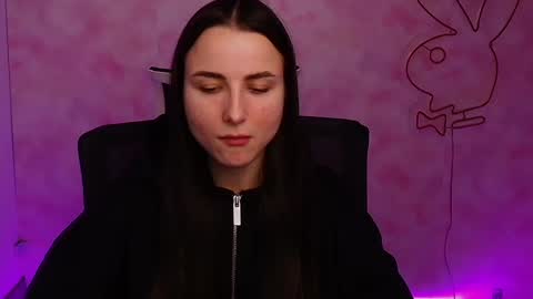 Snapshot of milly_liss chatting on 12.13.24 Milly online show from 12.13.24