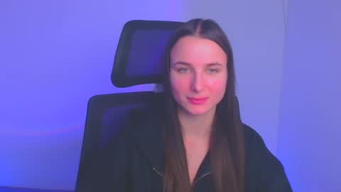 Snapshot of milly_liss chatting on 12.18.24 Milly online show from 12.18.24