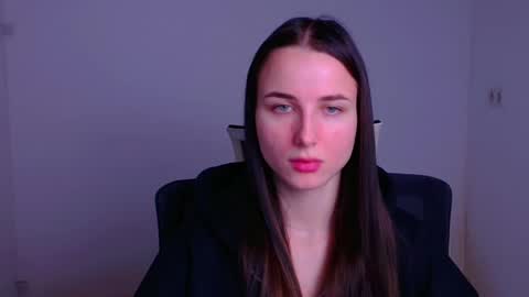 Snapshot of milly_liss chatting on 12.26.24 Milly online show from 12.26.24