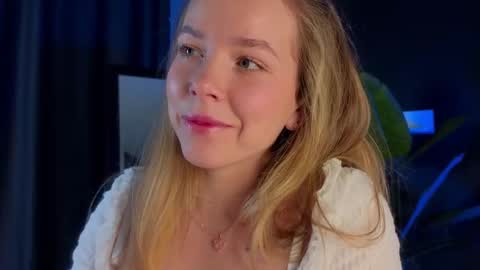 Snapshot of milly_shy chatting on 03.04.25 Milly online show from 03.04.25