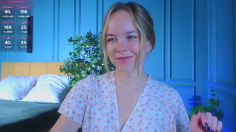 Snapshot of milly_shy chatting on 10.02.25 Milly online show from 10.02.25