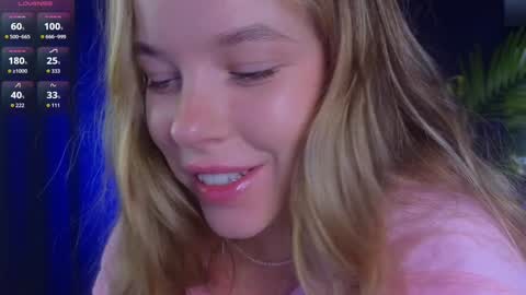 Snapshot of milly_shy chatting on 10.06.25 Milly online show from 10.06.25