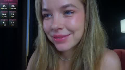 Snapshot of milly_shy chatting on 10.09.25 Milly online show from 10.09.25