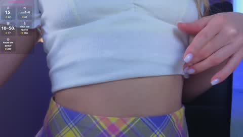 Snapshot of milly_shy chatting on 10.20.25 Milly online show from 10.20.25