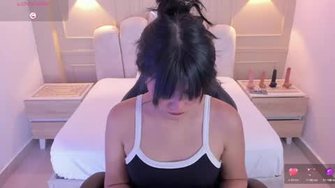 Snapshot of millyevans1 chatting on 04.28.26 millyevans1 online show from 04.28.26