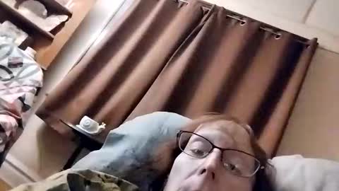 miloanj online show from 11.25.25