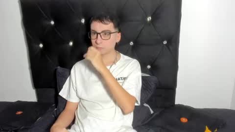 milogm_ online show from 07.09.26