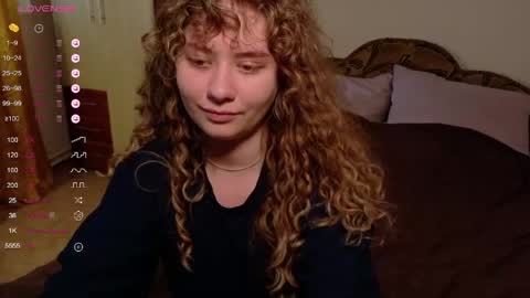 Snapshot of milounee chatting on 04.22.26 milounee online show from 04.22.26