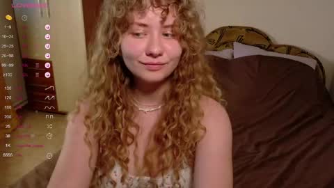 Snapshot of milounee chatting on 04.27.26 milounee online show from 04.27.26