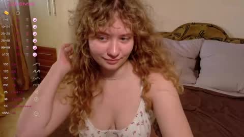 Snapshot of milounee chatting on 05.09.26 milounee online show from 05.09.26