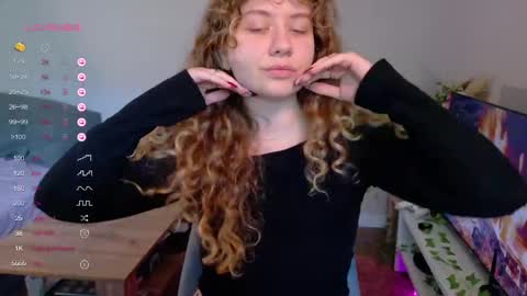 Snapshot of milounee chatting on 05.19.26 milounee online show from 05.19.26