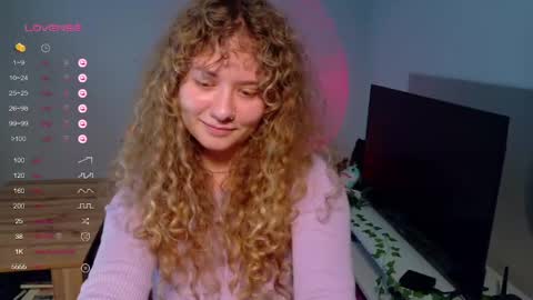Snapshot of milounee chatting on 05.30.26 milounee online show from 05.30.26