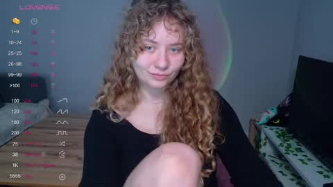 Snapshot of milounee chatting on 06.01.26 milounee online show from 06.01.26