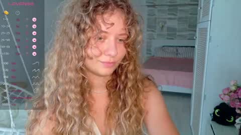 Snapshot of milounee chatting on 08.01.26 milounee online show from 08.01.26