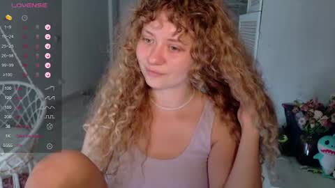 Snapshot of milounee chatting on 08.07.26 milounee online show from 08.07.26
