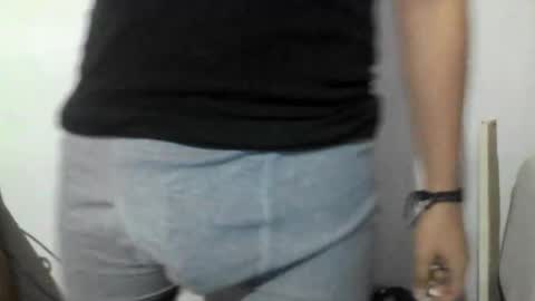 Snapshot of milowolf69 chatting on 10.23.25 milowolf69 online show from 10.23.25