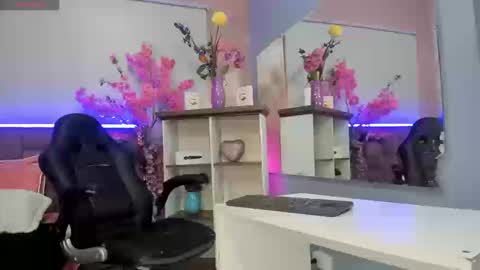  Milu Belucci  online show from 09.20.25