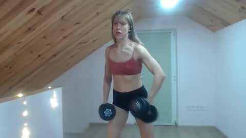 Snapshot of milusea chatting on 11.05.25 milusea online show from 11.05.25