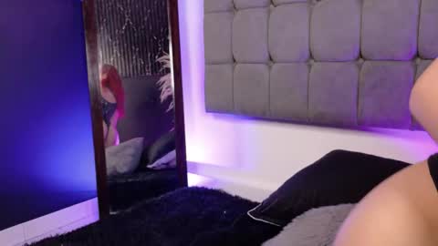 miluv19 online show from 11.13.25