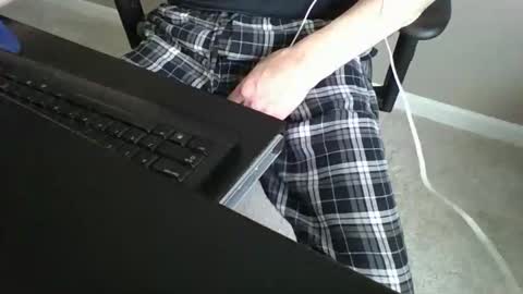 Snapshot of milwaukeebadger24 chatting on 02.14.25 milwaukeebadger24 online show from 02.14.25