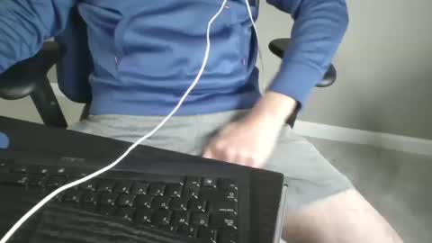 Snapshot of milwaukeebadger24 chatting on 10.10.25 milwaukeebadger24 online show from 10.10.25