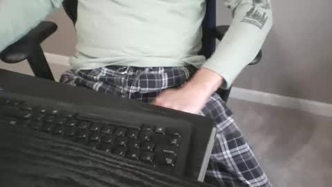 Snapshot of milwaukeebadger24 chatting on 10.29.25 milwaukeebadger24 online show from 10.29.25