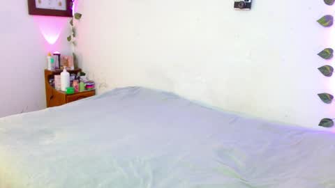 mily_baker online show from 04.10.26