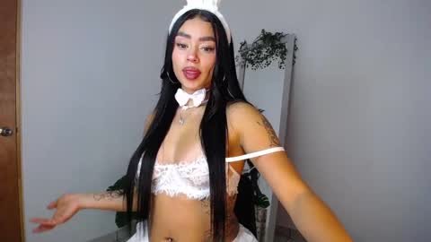 Mily Ortiz online show from 10.30.25