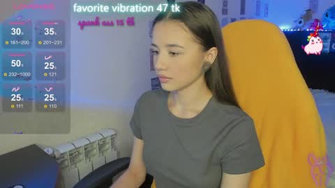 Snapshot of milyamess chatting on 02.08.25 Emily online show from 02.08.25