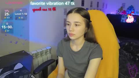 Snapshot of milyamess chatting on 02.11.25 Emily online show from 02.11.25